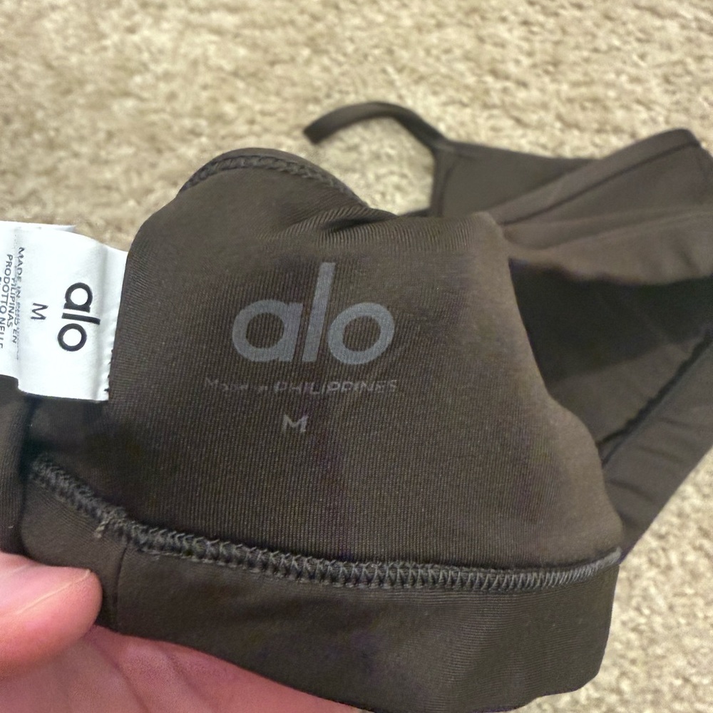 NWOT ALO yoga sports bra - Picture 3 of 3
